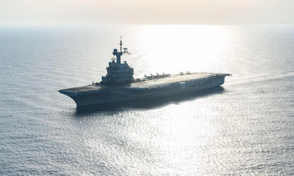 Πρωτοφανές ατύχημα: Το γαλλικό αεροπλανοφόρο Charles-de-Gaulle συγκρούστηκε με ιστιοφόρο στη Μεσόγειο!